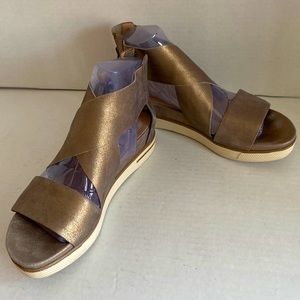 EUC Eileen Fisher, ankle sandal, sport suede flatform bronze soft leather sz. 7